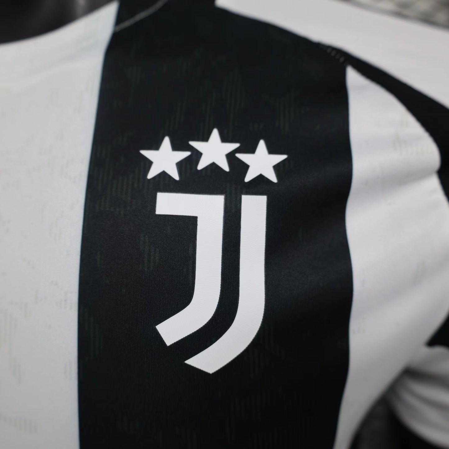 Juventus home 24/25