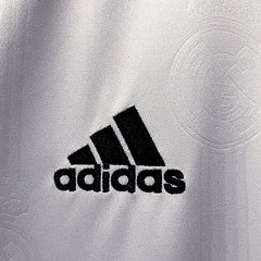 Real Madrid home 22/23